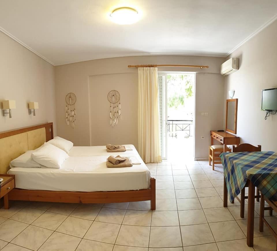 Calypso Beach Hotel Loutra Edipsou  Extérieur photo